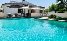 Villa mediterránea con piscina privada